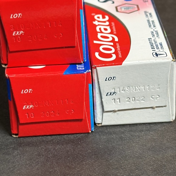 Colgate Nivea Vaseline Crest Sensodyne Darphin travel size - Picture 10 of 14